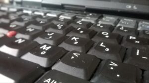 حقوق الملكية الفكرية والإنترنت.. حق المؤلف وتأثيرات متبادلة في عصر الرقمنة والعولمة